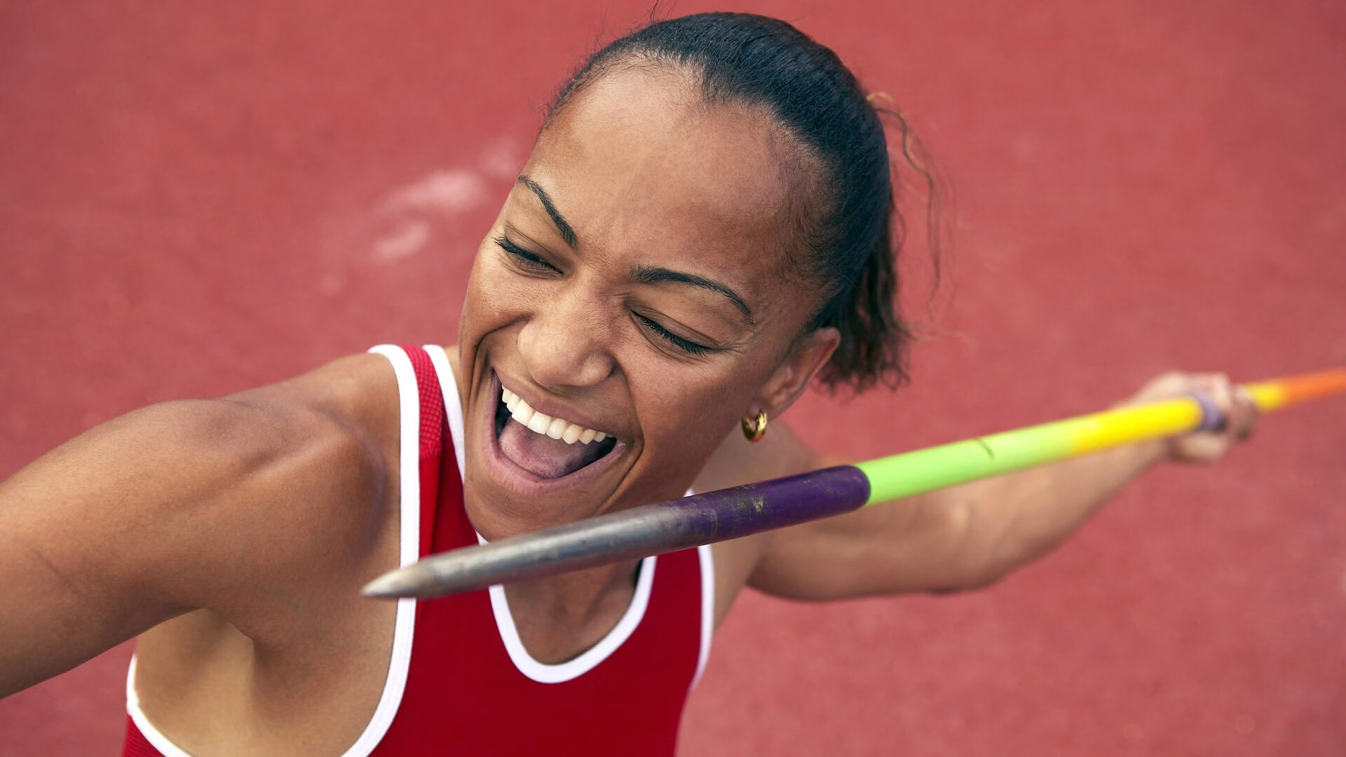 爱游戏体验-体育精神引发教育热议，体育精神看法